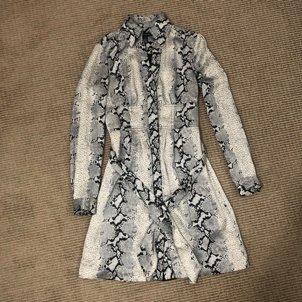 100% Silk Snakeskin print long sleeve mini dress - Picture 5 of 12